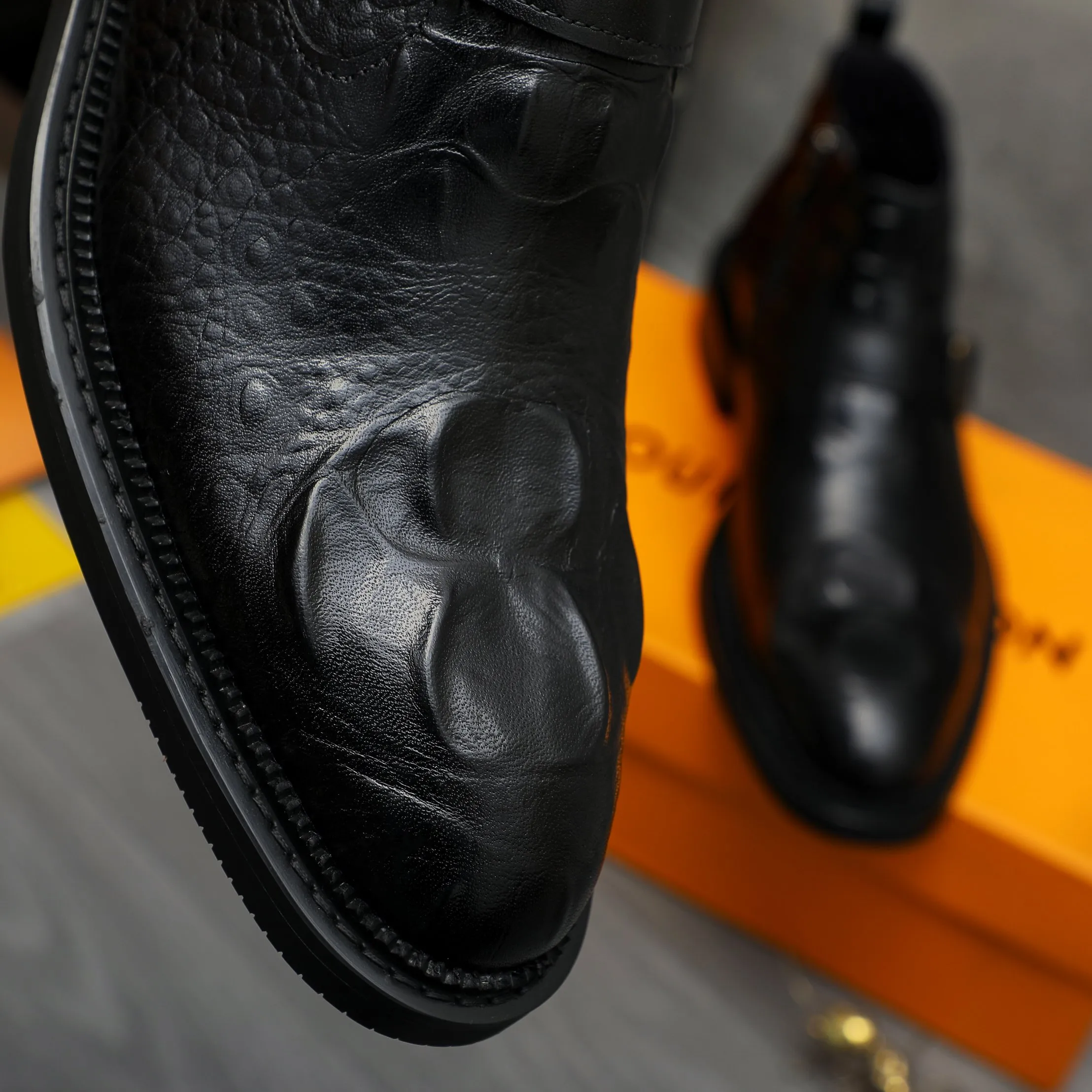 Men's shoes 💰p620 Product trademark: LV "Louis Vuitton" high-top business leather shoes Regular size: 37-46 (37.46 custom-made, non-returnable) Product materials: Selected crocodile pattern cowhide upper, pigskin lining, rubber outsole